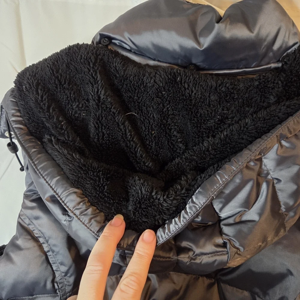 Roper Women's Sleek Black Down Filled Quilted Vest Detatchable Hood Size L